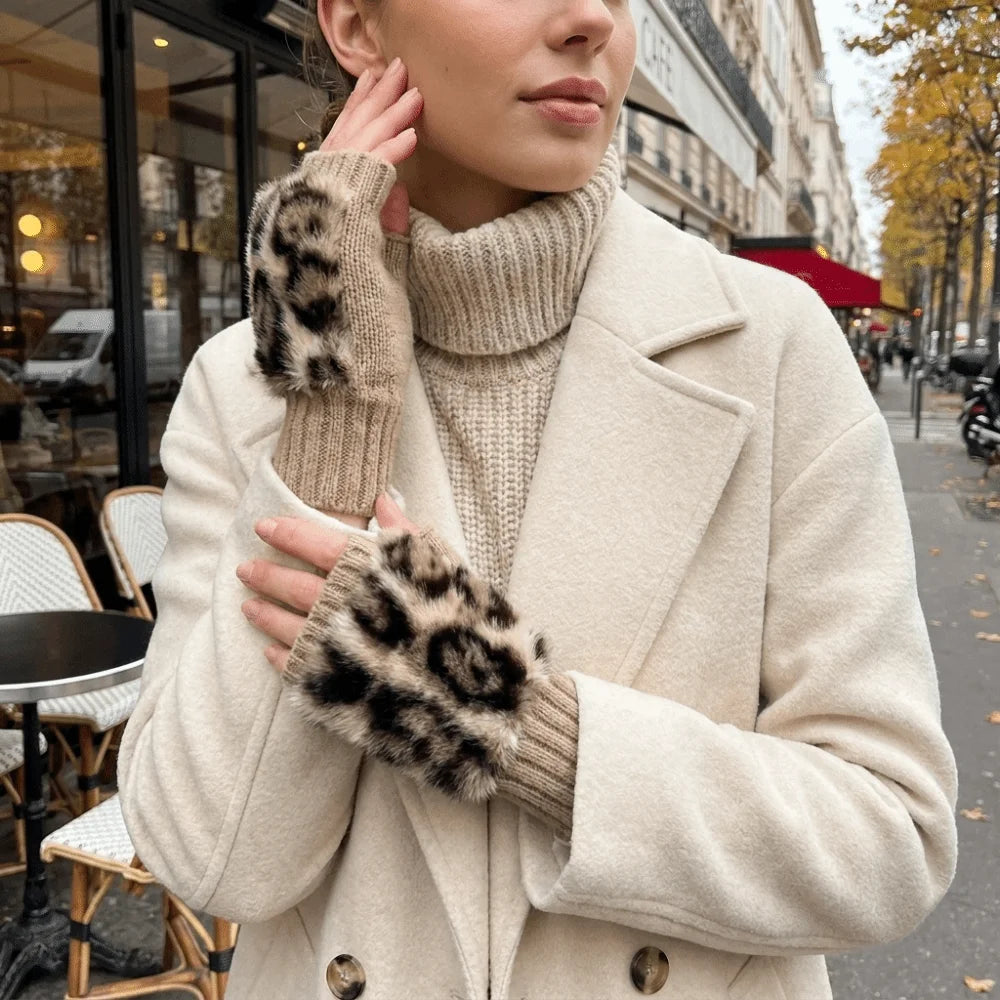 Women's Leopard Fingerless Gloves – Soft Plush Knit Half-Finger Fingerless Knit Gloves PLUSH