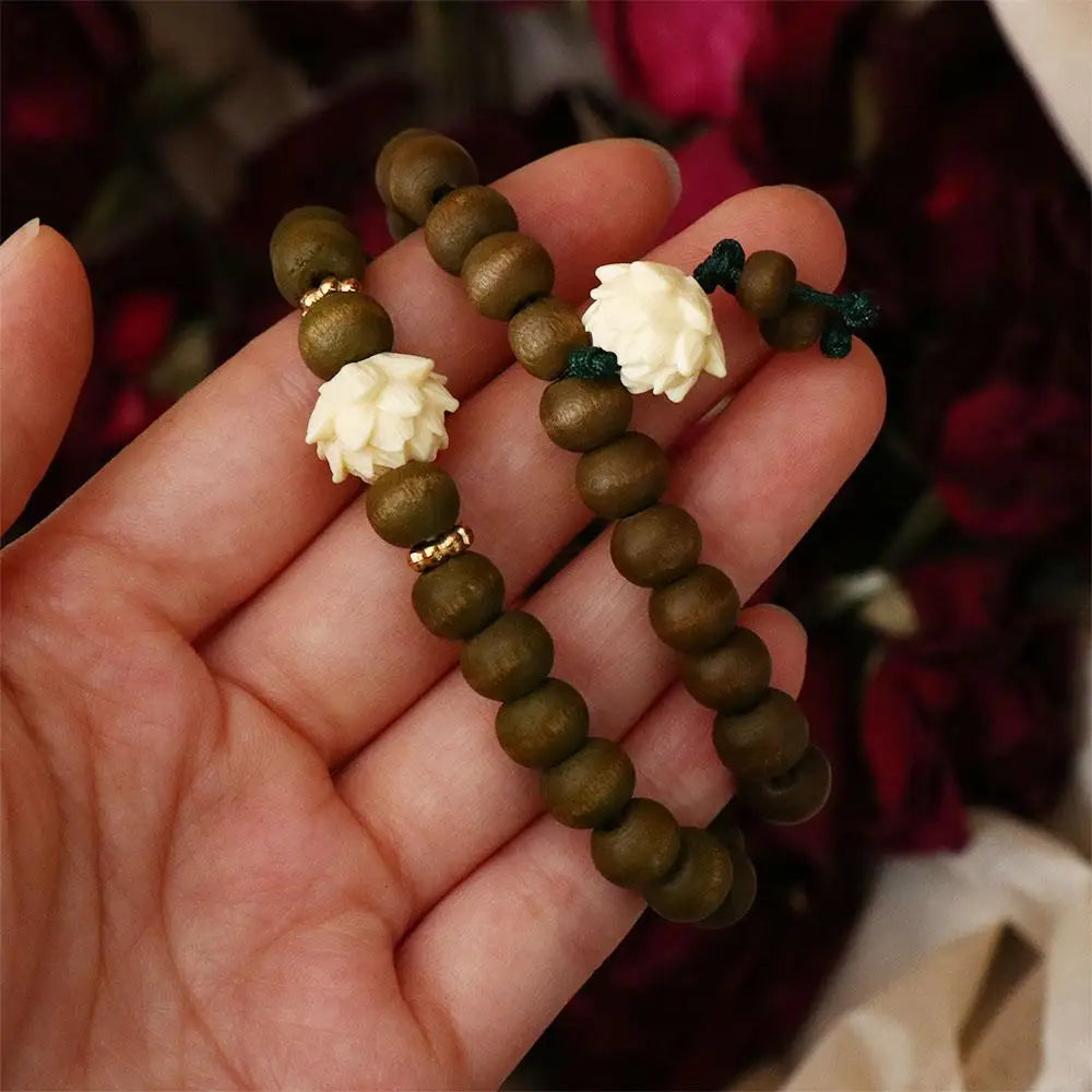Elastic Sandalwood Flower Bead Bracelet – Handwoven Wood Wood Bead Bracelet PLUSH