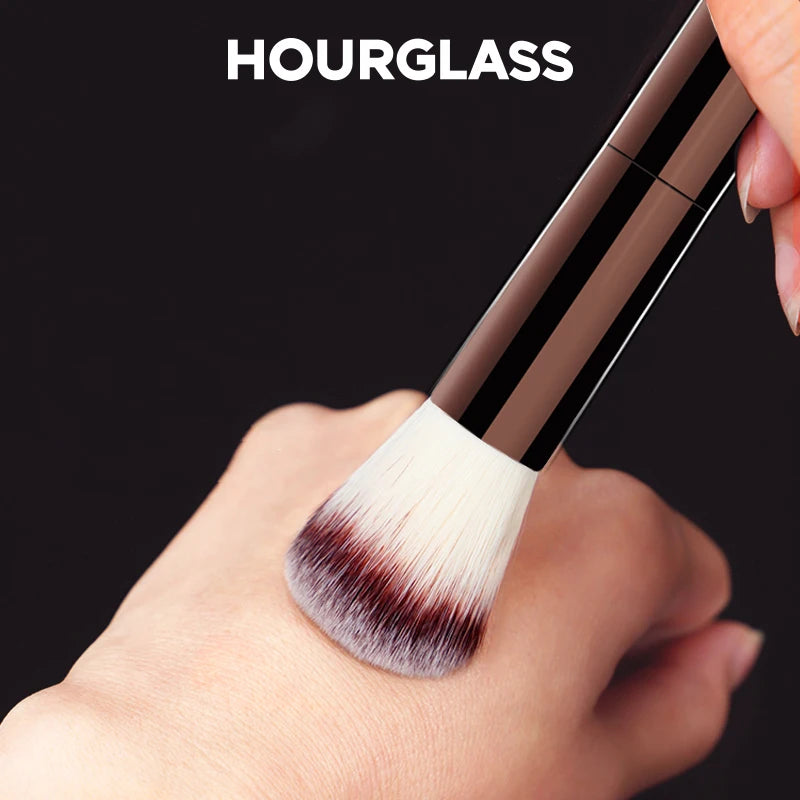 Hourglass No.2 Foundation & Blush Brush – Soft Fiber Face Brush Makeup Brush PLUSH