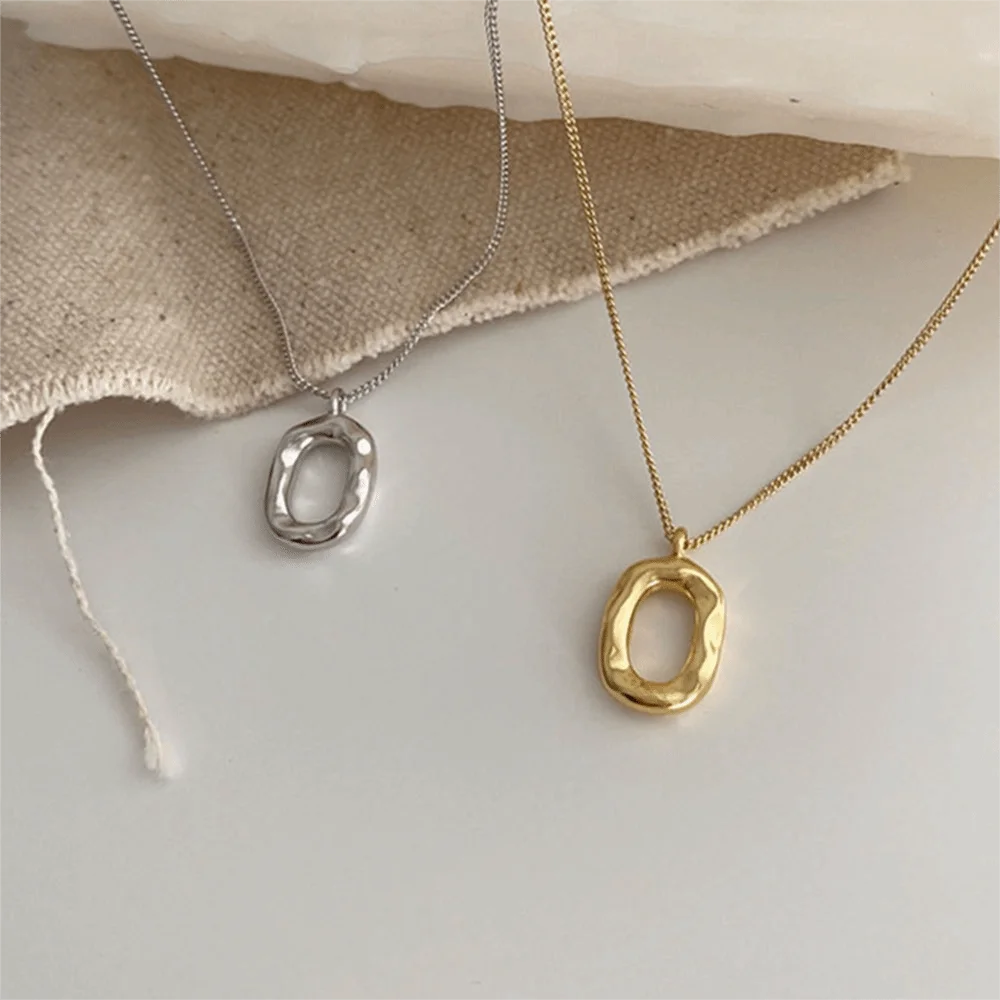 Women's Minimalist Clavicle Choker Necklace – Gold & Silver Pendant Choker Necklace PLUSH