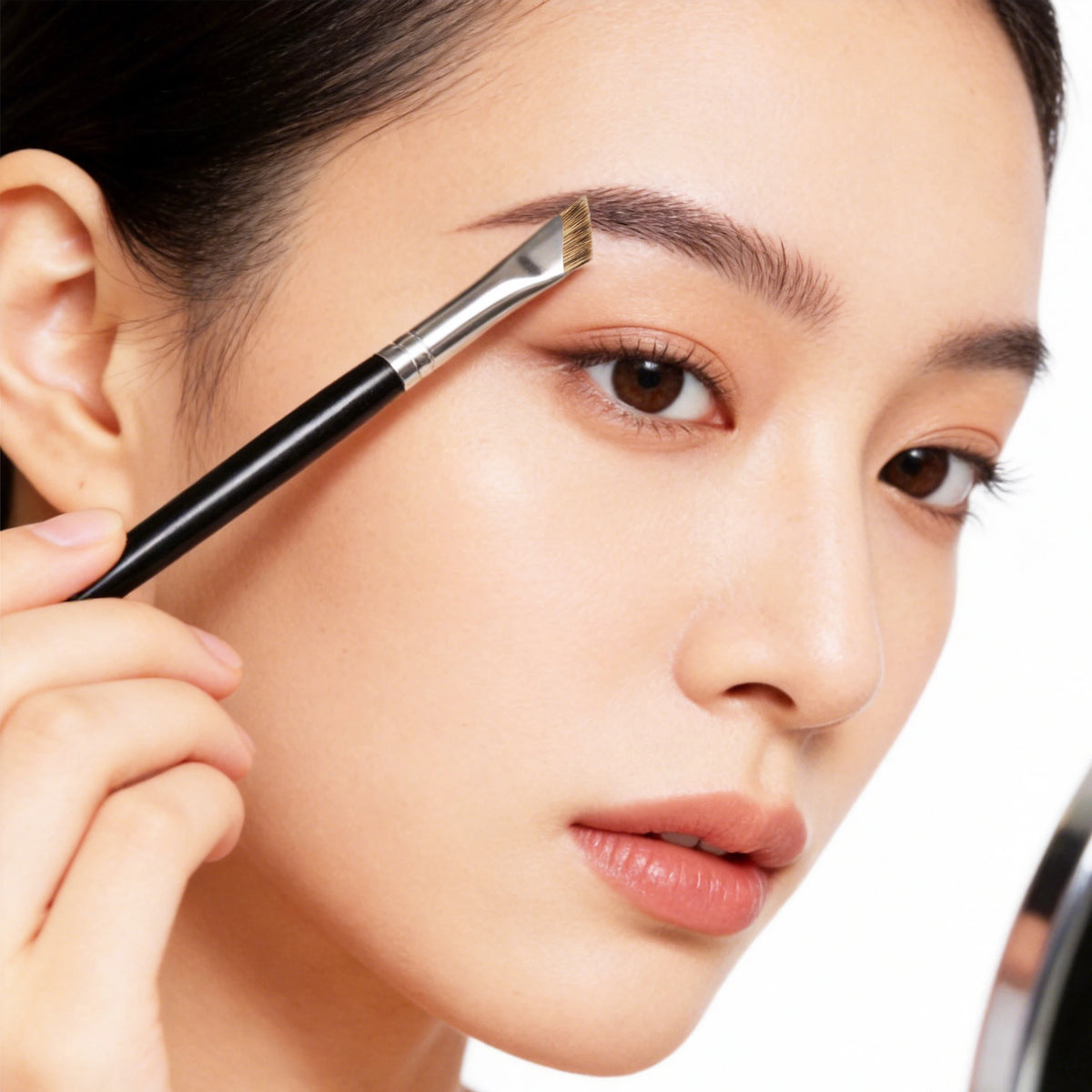 PLUSH Galaxy Angled Eyebrow Brush – Natural Sable Hair Brow Eyebrow Makeup Brush PLUSH