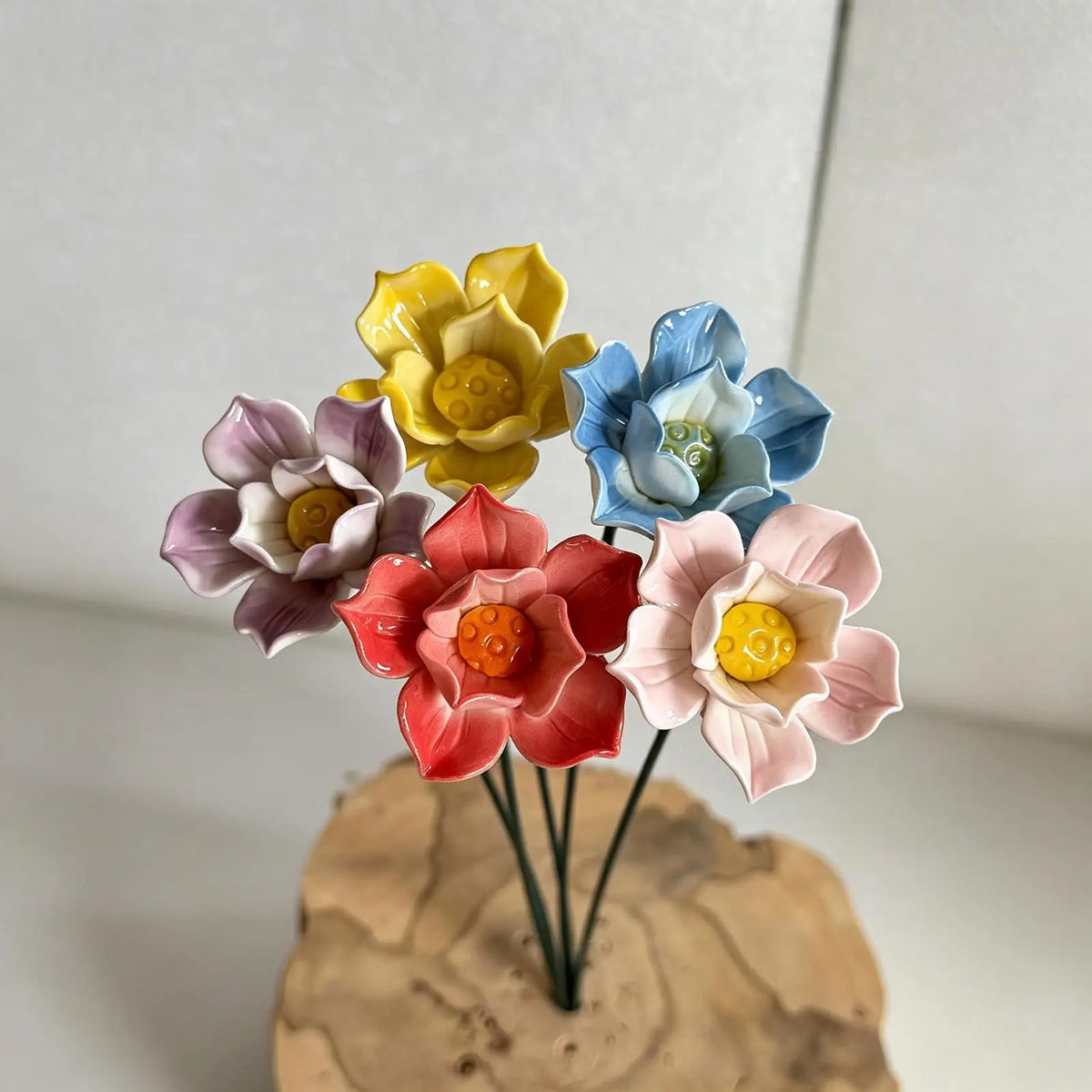 5-Pack Ceramic Bee Watering Station Garden Flower Stakes Garden Watering Station PLUSH