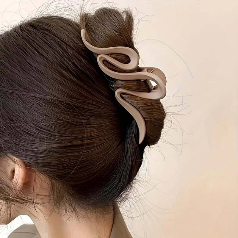 Women's Matte Wave Shark Clip – Retro Y2K Style Hair Clip Hair Shark Clip PLUSH