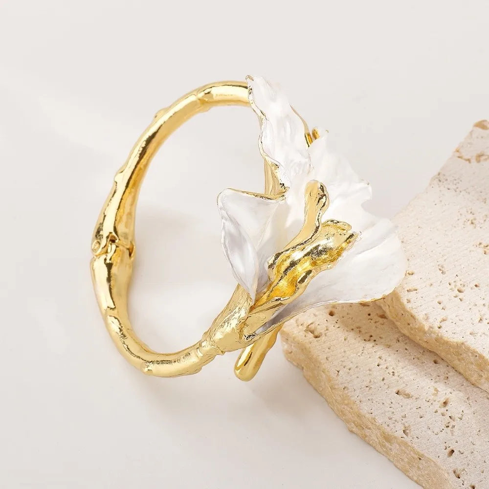 Bohemian 3D Iris Flower Gold Bangle Bracelet – Vintage Style Fashion Bangle Bracelet PLUSH