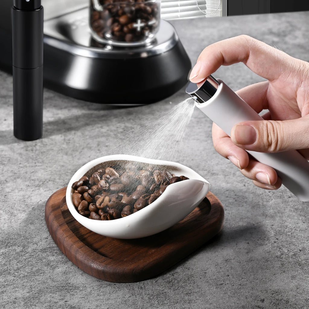 Anti-Static Espresso Dosing Cup with Spray Humidifier Coffee Dosing Cup PLUSH
