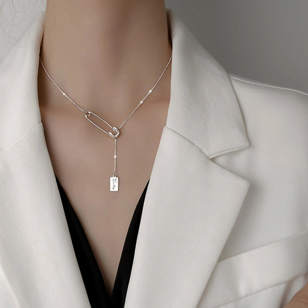 Women's Geometric Pendant Choker Clavicle Chain Necklace Pendant Choker Necklace PLUSH