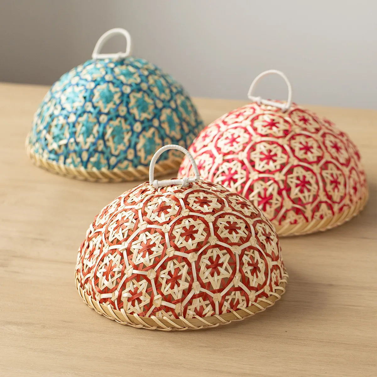Hand-Woven Rattan Basket with Lid – Dust-Proof Food Cover Rattan Food Basket PLUSH