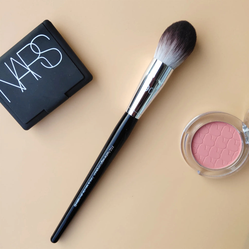 Pro Featherweight Complexion Brush #90 – Foundation & Blush Makeup Brush PLUSH