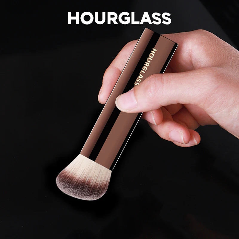 Hourglass No.20 Vanish Seamless Foundation Brush – Soft Fiber Foundation Makeup Brush PLUSH