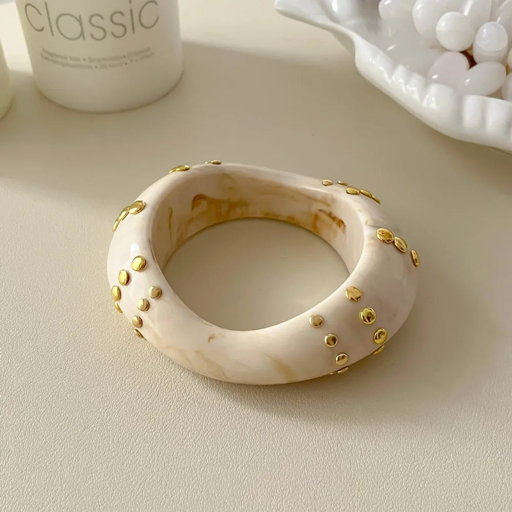 Bohemian Wide Acrylic Bangle – Vintage Resin Rivet Bracelet Acrylic Bangle Bracelet PLUSH Style 2 50-52mm WHITE