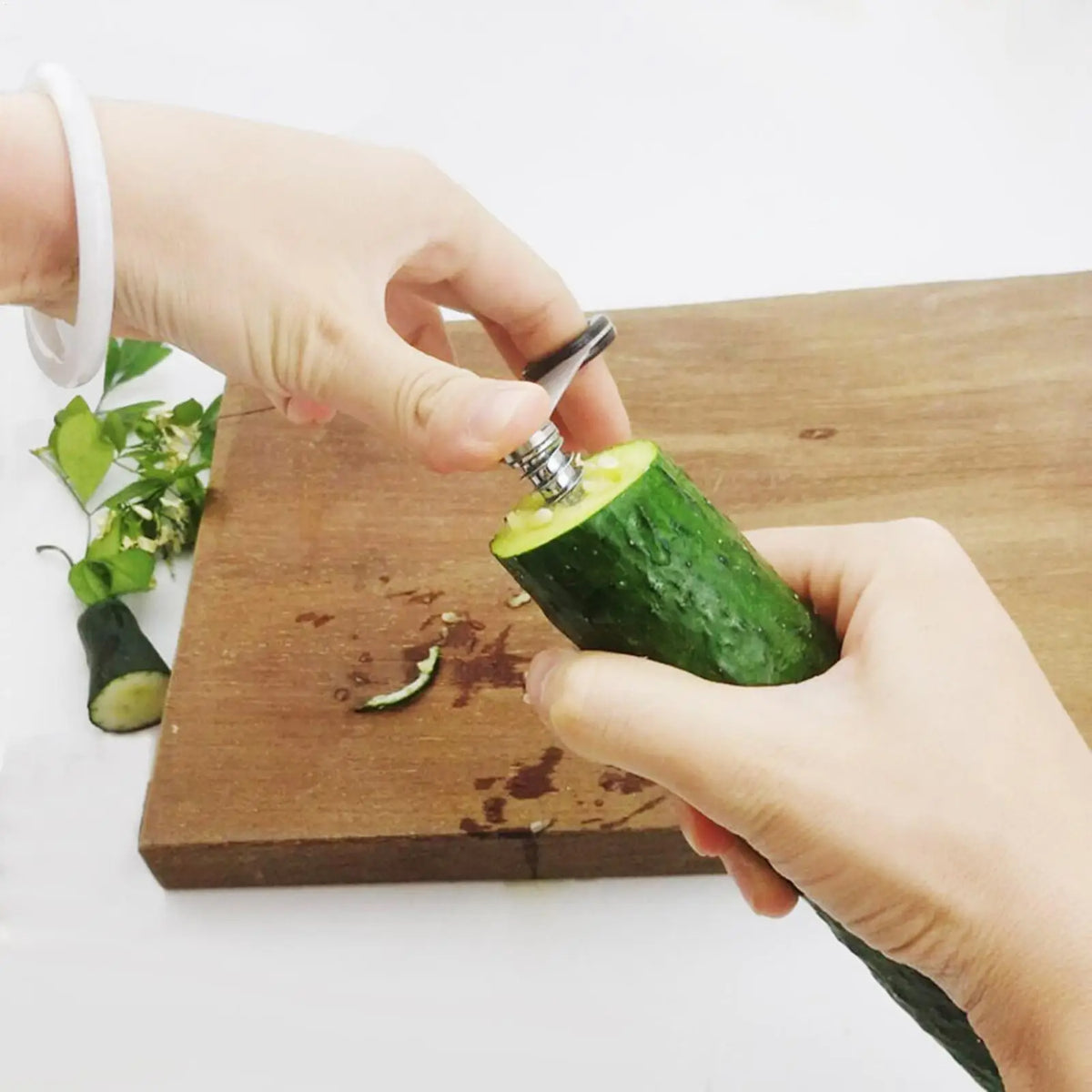 Spiral Vegetable Cutter – Portable Spiralizer for Potato & Veggies Vegetable Spiralizer PLUSH
