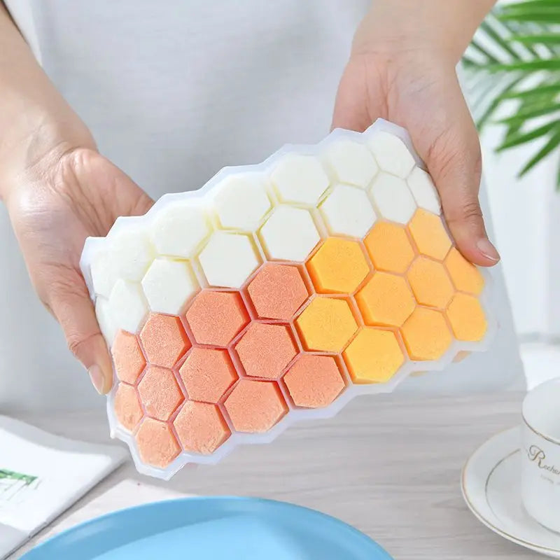 Silicone Ice Cube Tray 148 Cubes Large-Capacity BPA-Free & Lid Silicone Ice Tray PLUSH