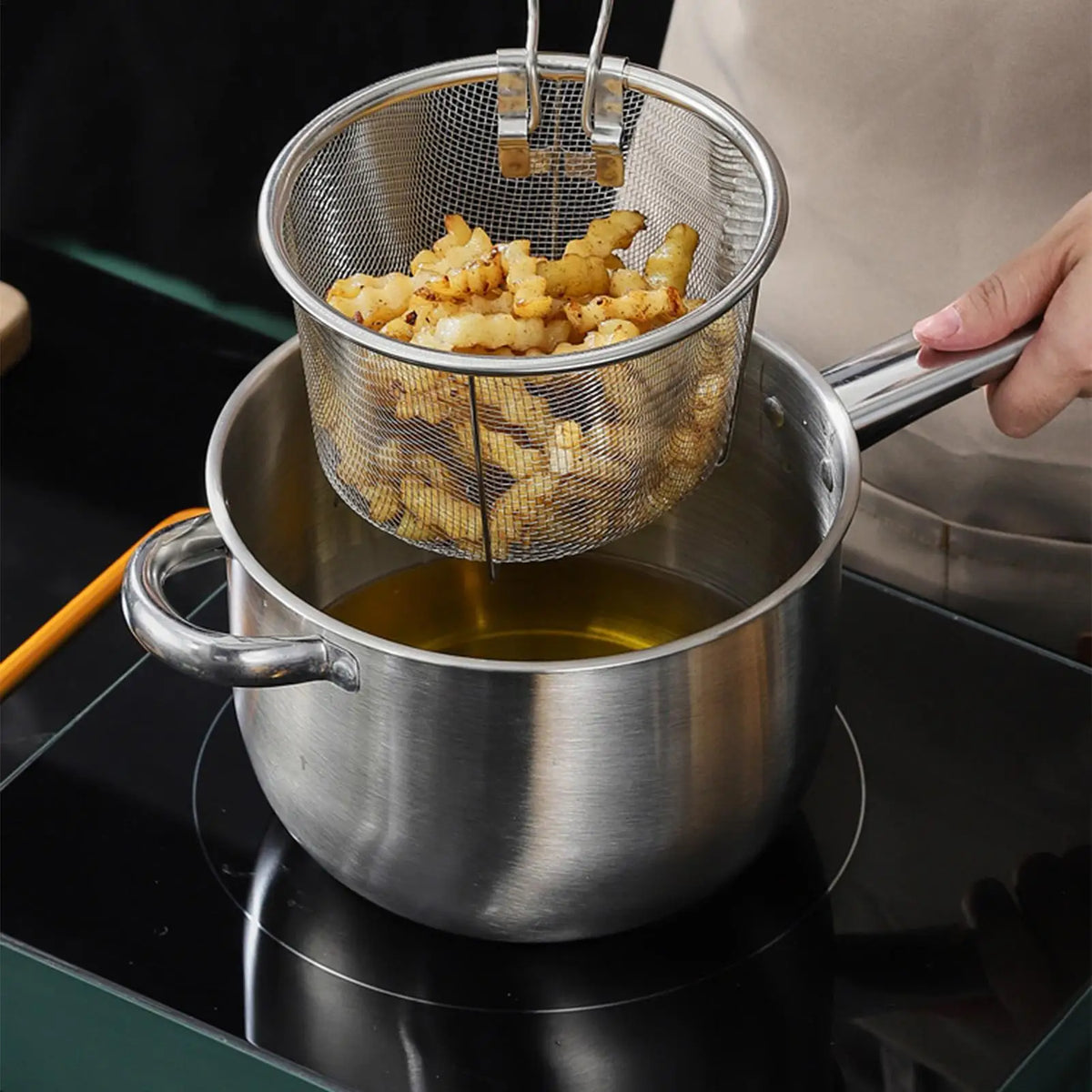 3L Stainless Steel Deep Frying Pot with Basket & Strainer Deep Frying Pot PLUSH