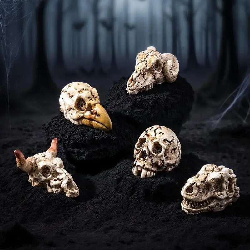 Mini Halloween Crow Skull Ornaments 5pcs – Gothic Resin Decor Halloween Figurine Set PLUSH