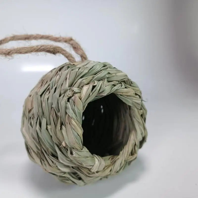 Woven Hanging Bird Nest | Natural Grass Birdhouse for Garden Hanging Bird Nest PLUSH