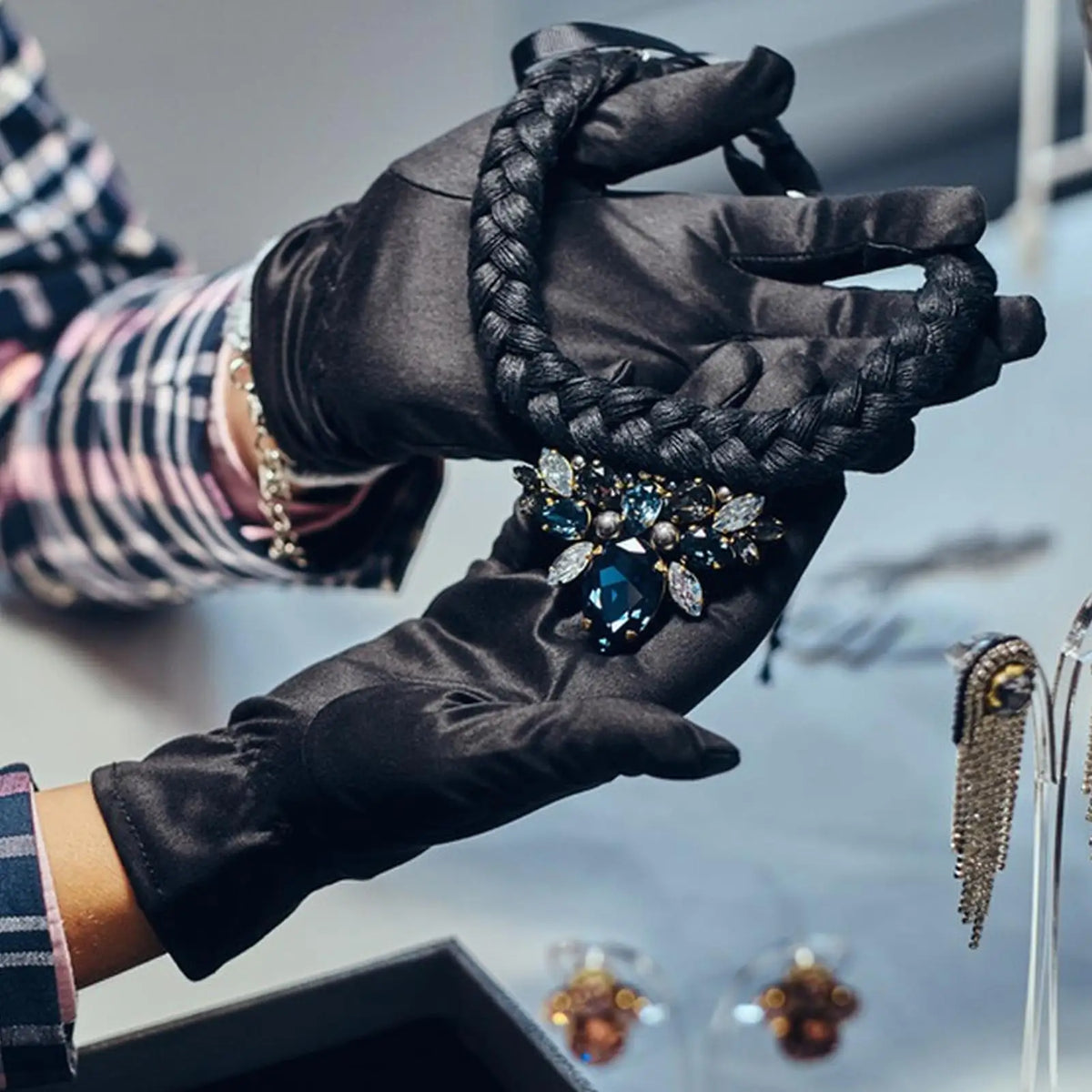 Black Jewelry Inspection Gloves Wrist Length – 1 Pair Jewelry Inspection Gloves PLUSH