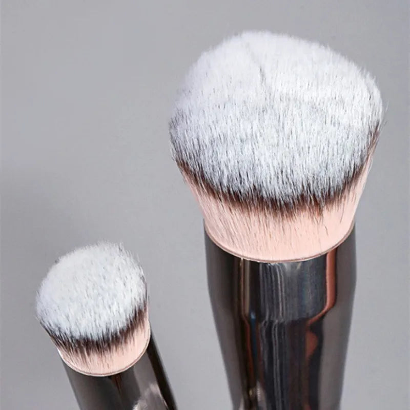Angled Foundation & Concealer Brush – Synthetic Contour Tool Makeup Brush PLUSH