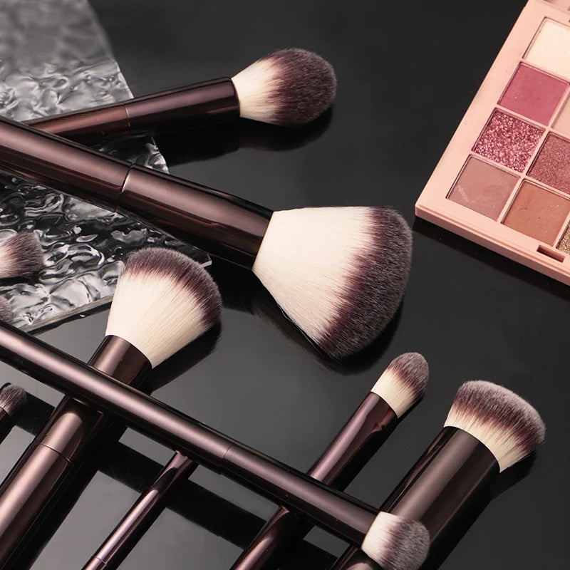 Hourglass 23pc Makeup Brush Set – Full Face Kit HG23 Makeup Brush Set PLUSH