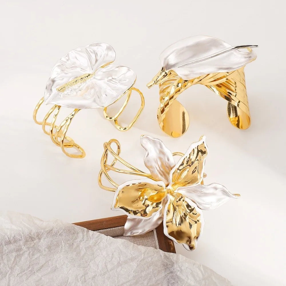 Bohemian 3D Iris Flower Gold Bangle Bracelet – Vintage Style Fashion Bangle Bracelet PLUSH