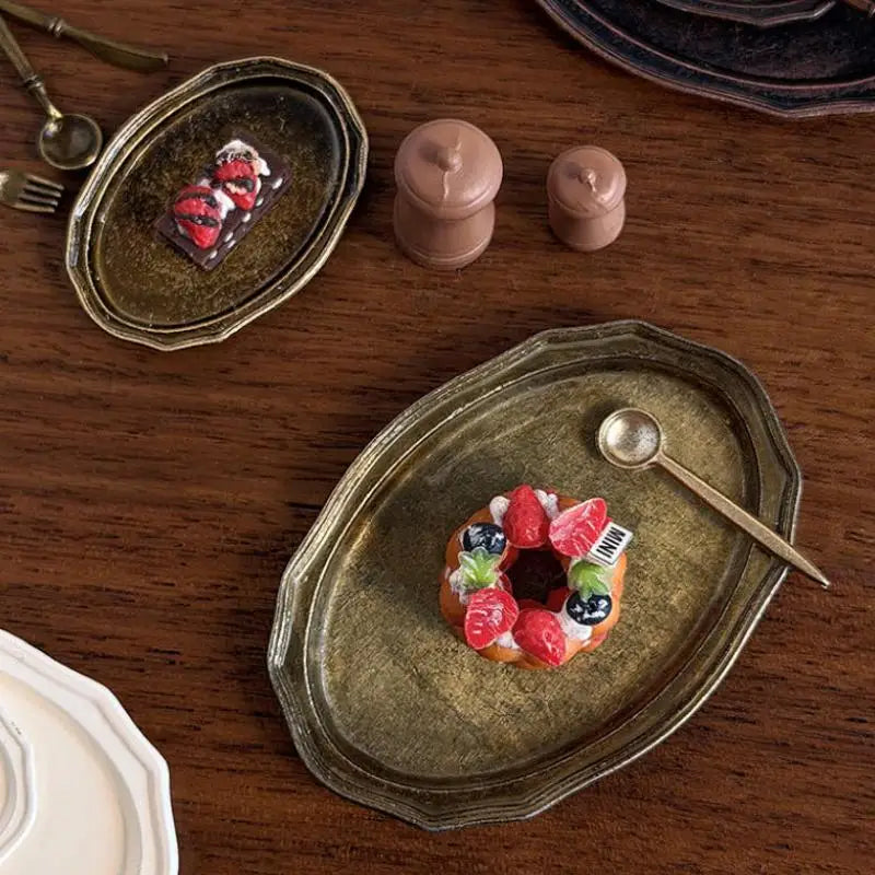 1/12 Dollhouse Miniature Retro Oval Metal Dish – Steak Plate Dollhouse Accessory PLUSH