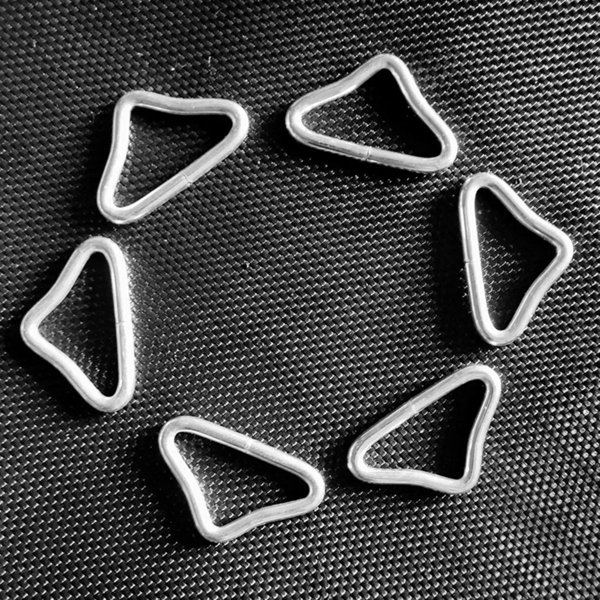 V-Shape Triangle Ring Buckles for Trampoline – 10pcs Steel Trampoline Ring Buckles PLUSH