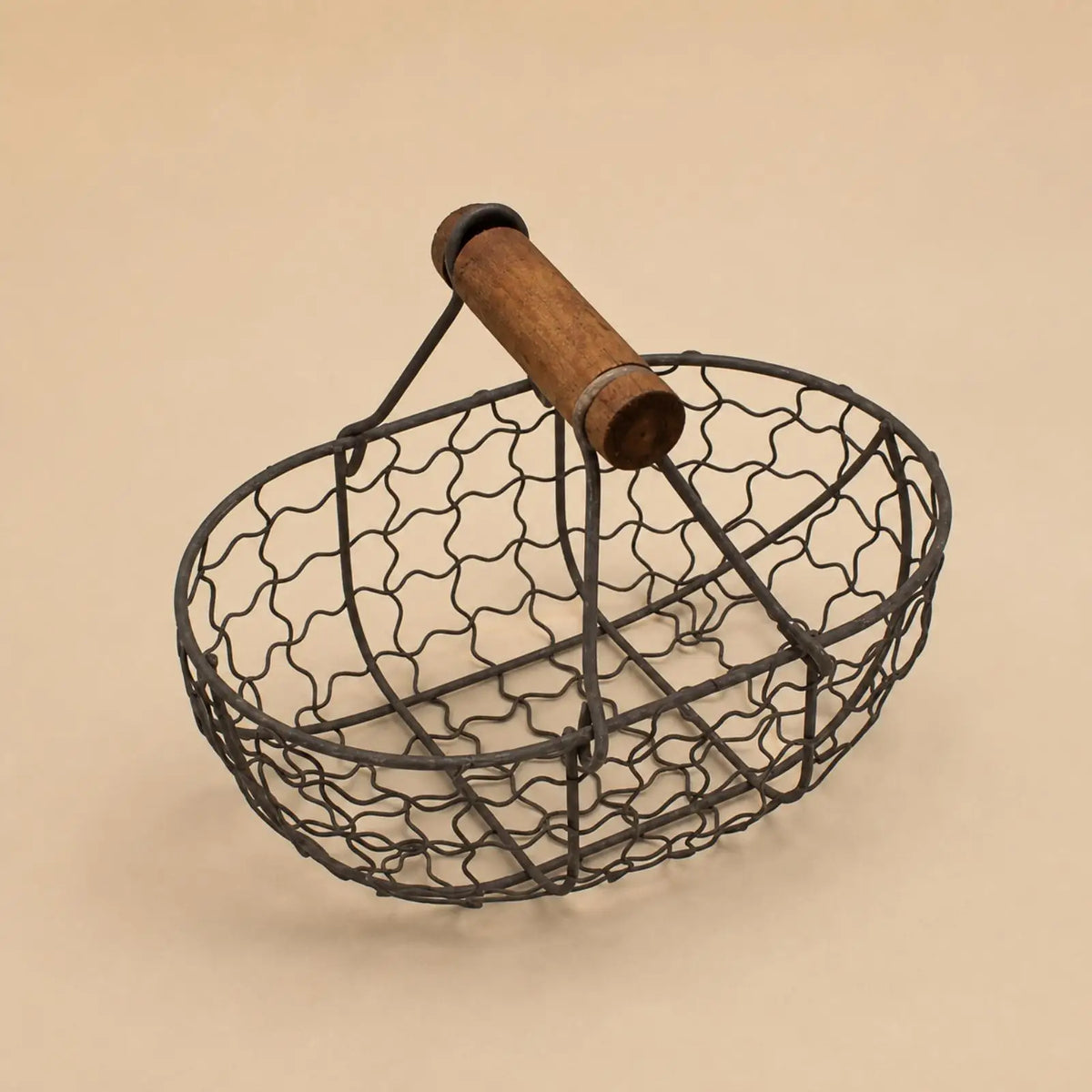 Oval Iron Wire Storage Basket with Wooden Handle Wire Storage Basket PLUSH