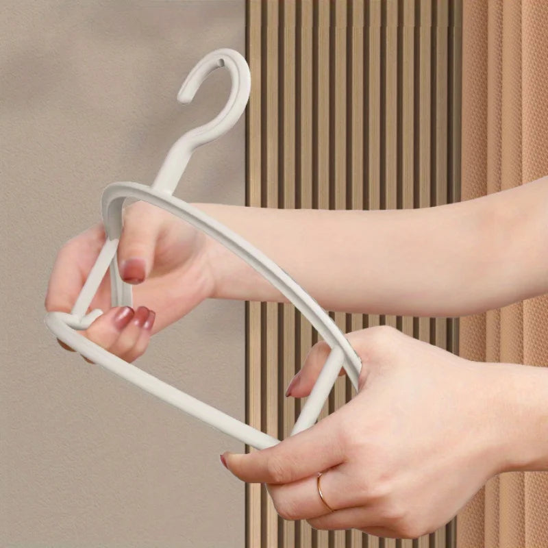 Non-Slip Wide Shoulder Plastic Clothes Hangers – Bulk Pack Clothes Hangers PLUSH