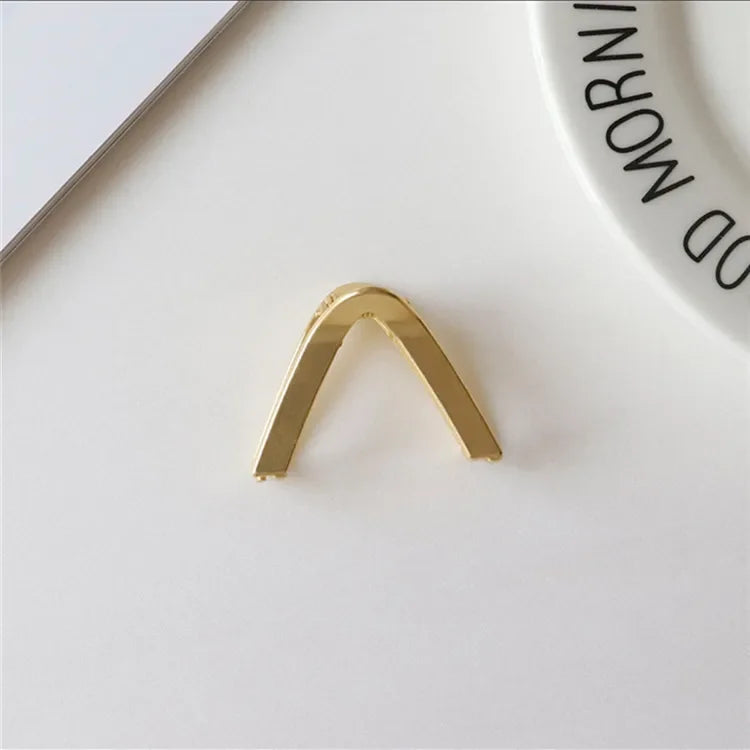 V-Shaped Mini Claw Hair Clip – Golden Metal Korean Style Mini Claw Hair Clip PLUSH Gold