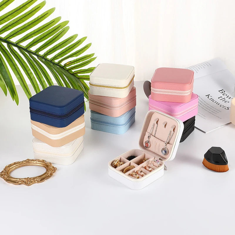 Portable Travel Jewelry Organizer Box – PU Leather Zipper Case Jewelry Organizer Box PLUSH