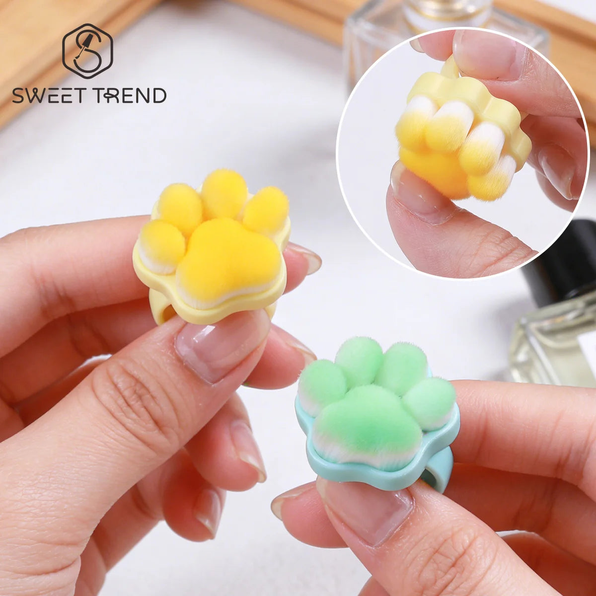 2pcs Cat Claw Finger Nail Brush – Soft Bristle Dust Removal Nail Cleaning Brush PLUSH