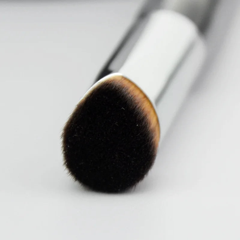Pro Precision Makeup Brush #67 – Foundation & Concealer Makeup Brush PLUSH