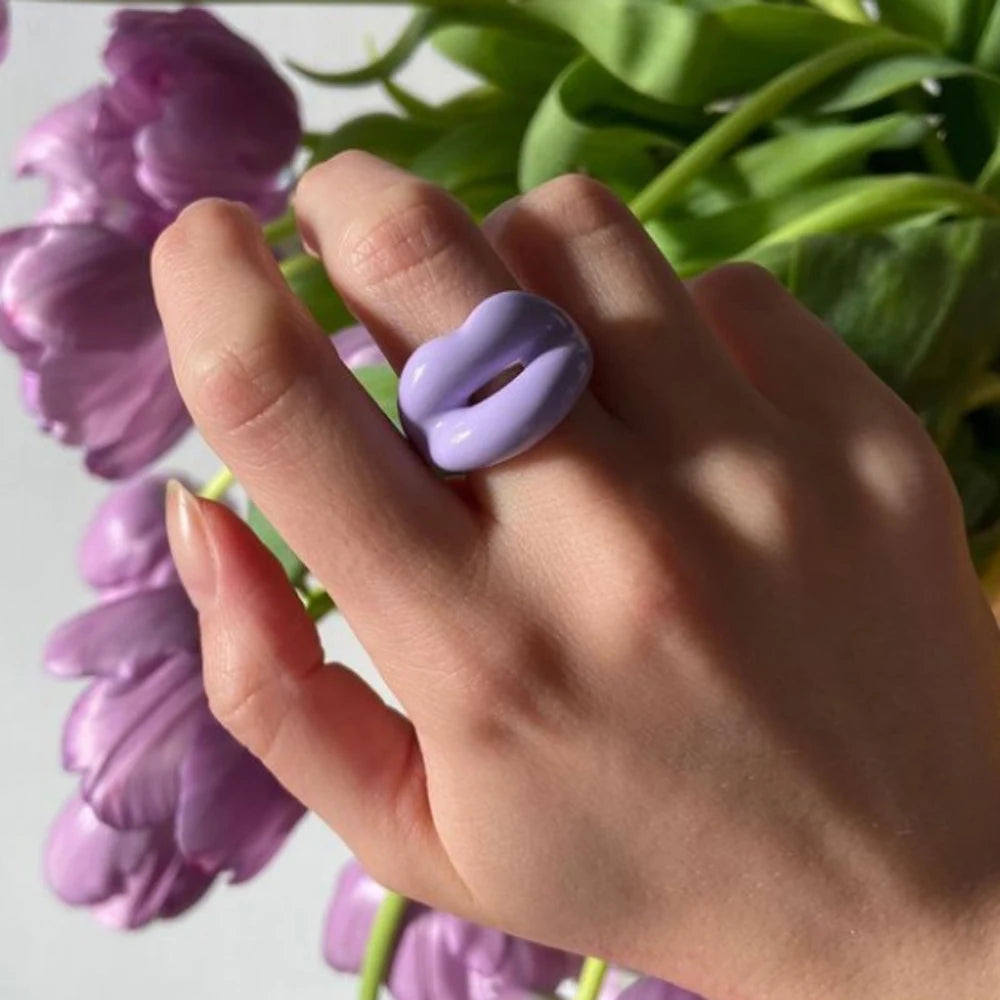 Vintage Punk Acrylic Lips Resin Ring | Transparent Geometric Fashion Resin Ring PLUSH