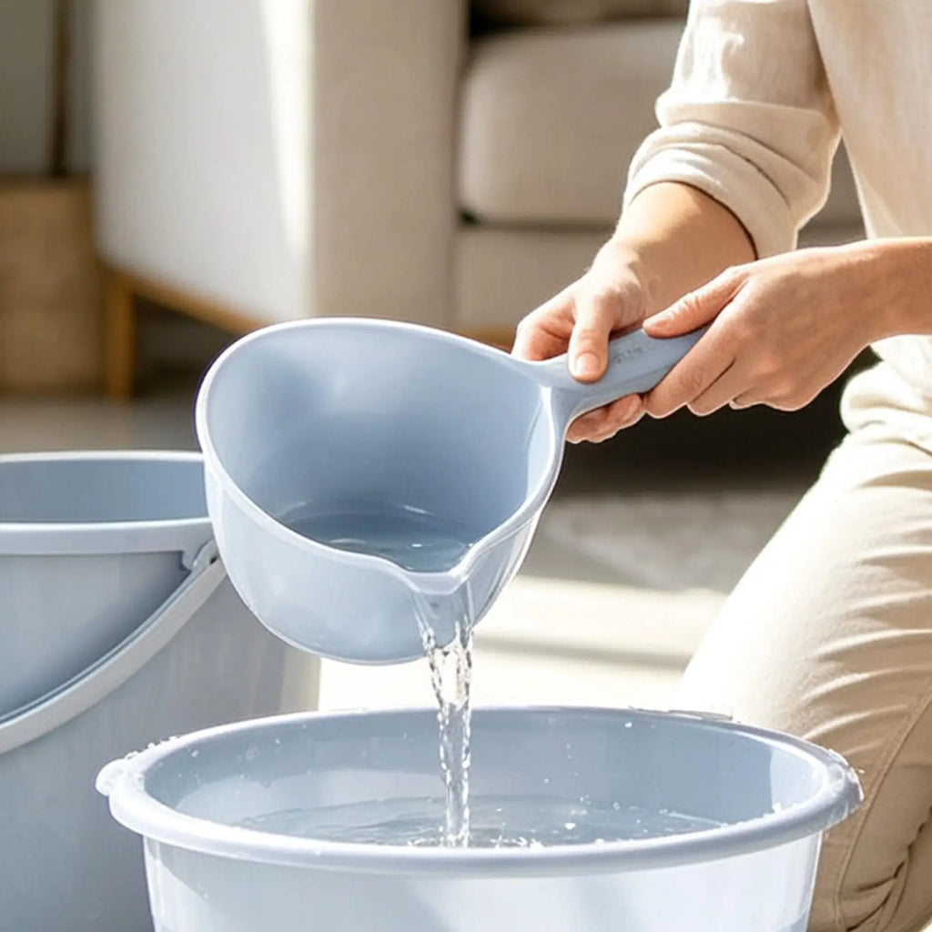 Plastic Water Ladle Bath Scoop – Multi-Use Water Dipper Bath Water Scoop PLUSH