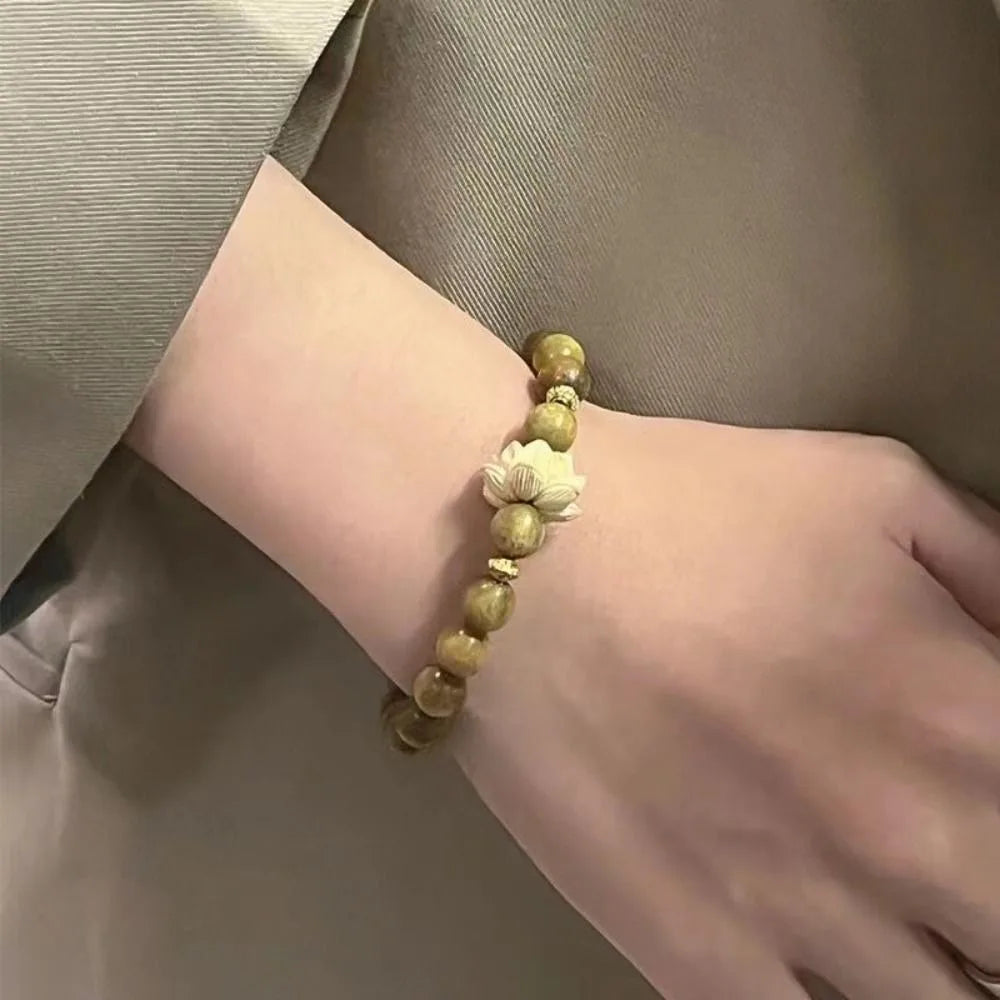 Elastic Sandalwood Flower Bead Bracelet – Handwoven Wood Wood Bead Bracelet PLUSH