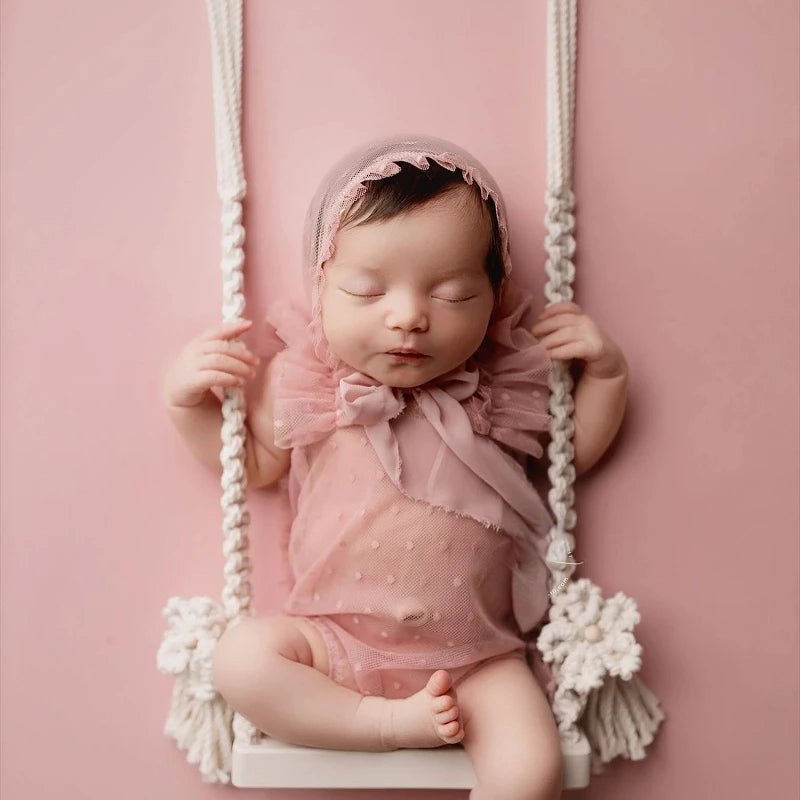 Newborn Wooden Swing Chair Photography Prop | 0–6M Baby Photography Prop PLUSH
