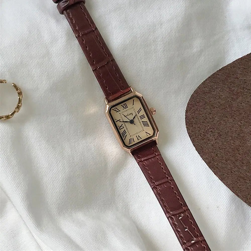 Elegant Women's Quartz Watch – Roman Numeral Leather Strap Ladies Quartz Watch PLUSH