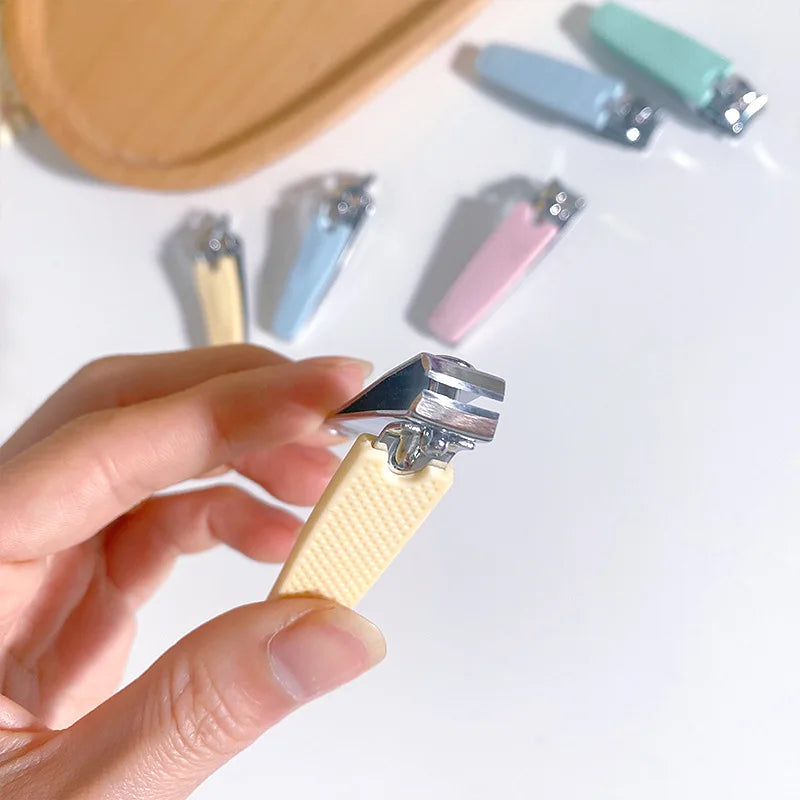 Silicone Sleeve Nail Clipper Anti-Drop Stainless Steel Green Nail Clipper PLUSH