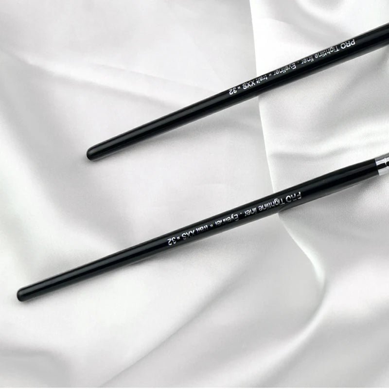 SEP #32 Pro Small Flat Tightline Eyeliner Brush – Makeup Artist Eyeliner Makeup Brush PLUSH