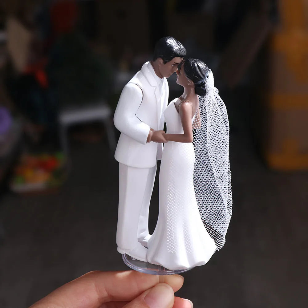 Bride & Groom Wedding Cake Topper – Elegant PVC Figurines Wedding Cake Topper PLUSH