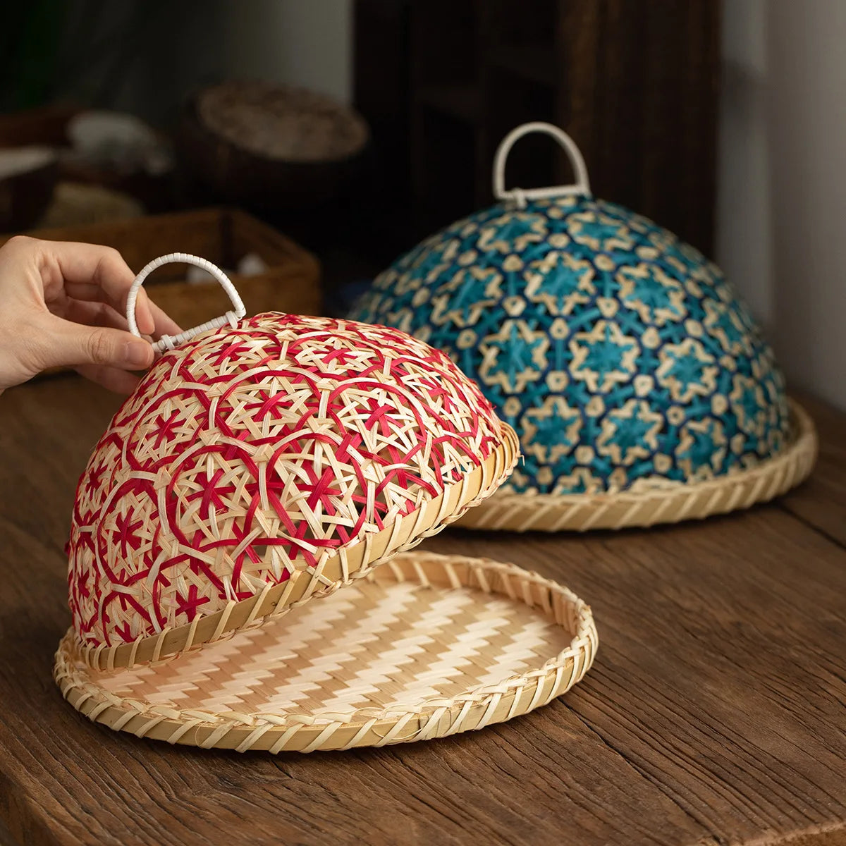 Hand-Woven Rattan Basket with Lid – Dust-Proof Food Cover Rattan Food Basket PLUSH