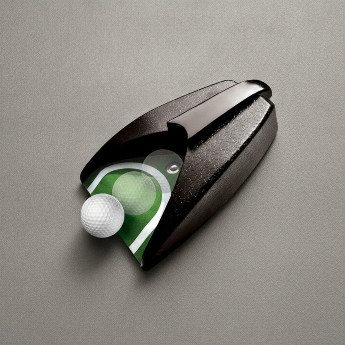 Automatic Golf Ball Returner – Battery-Powered Putting Aid Golf Putting Trainer PLUSH