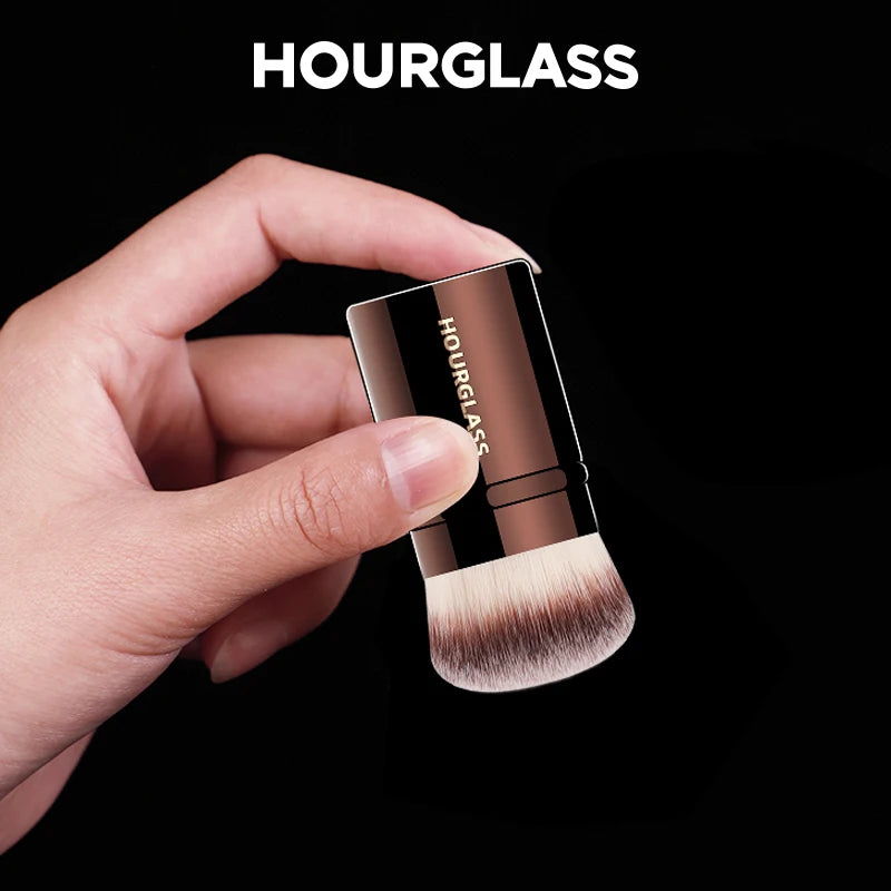 Hourglass No.23 Retractable Blush Brush – Soft Fiber Face Brush Makeup Brush PLUSH