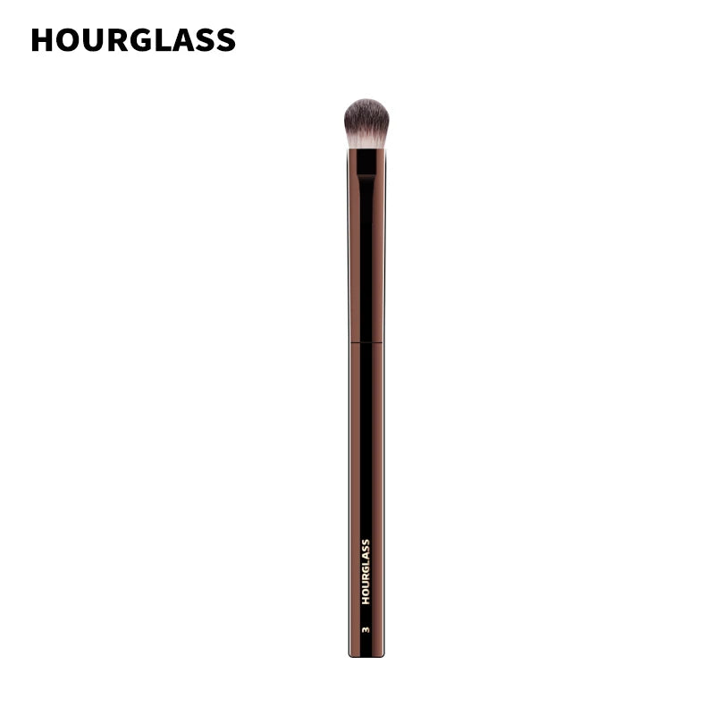 Hourglass No.3 All Over Shadow Brush – Soft Fiber Eye Brush Eye Makeup Brush PLUSH