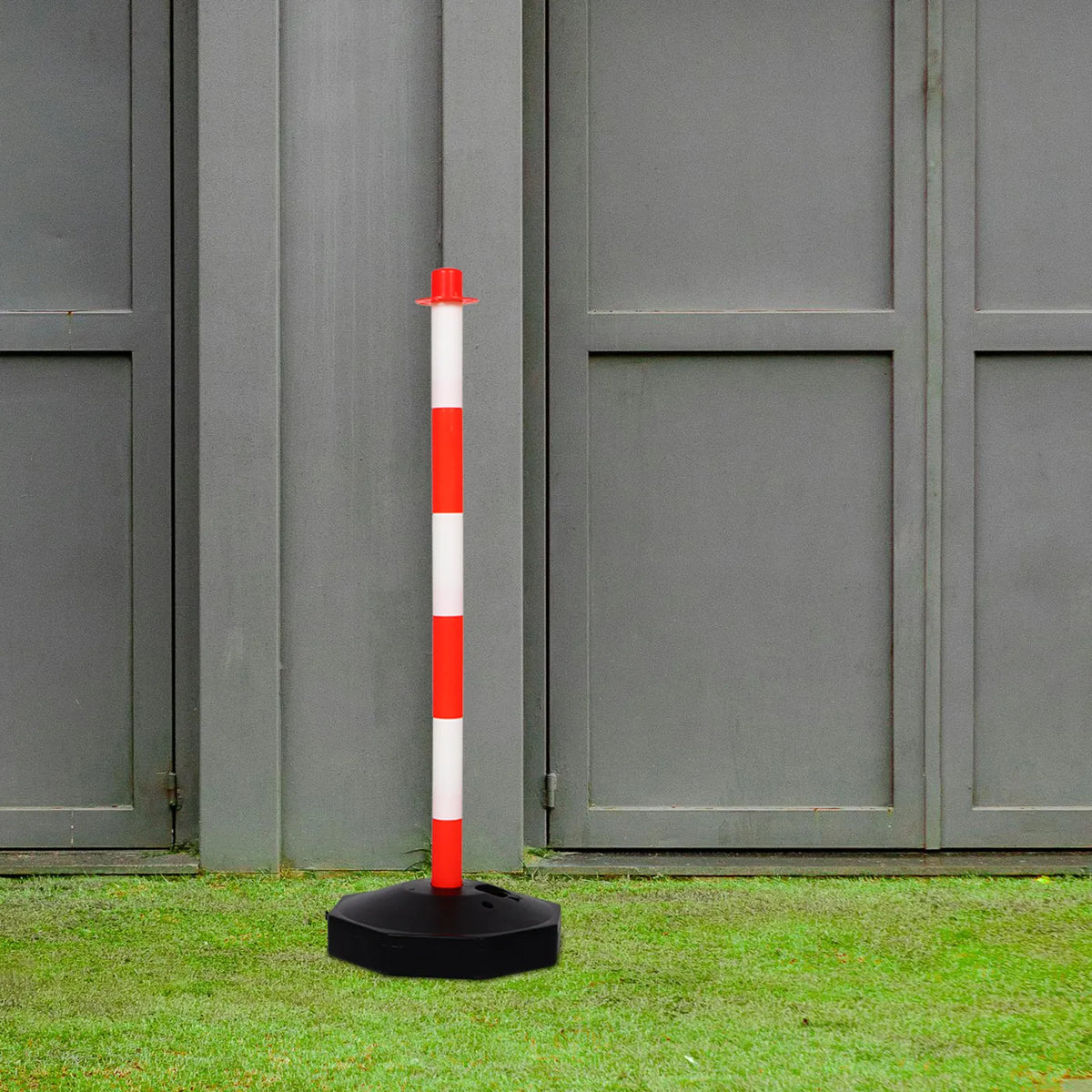 Water-Fillable Delineator Post – High-Visibility Driveway Safety Traffic Safety Post PLUSH