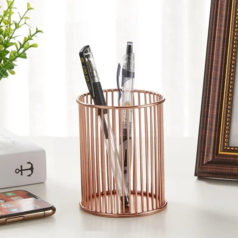 Rose Gold Makeup Brush Holder – Cylindrical Iron Storage Case Makeup Brush Organizer PLUSH
