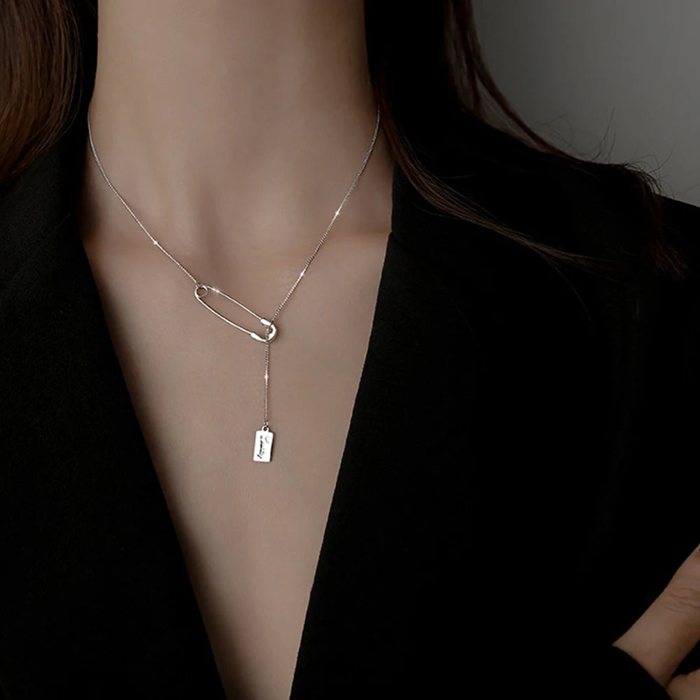 Women's Geometric Pendant Choker Clavicle Chain Necklace Pendant Choker Necklace PLUSH