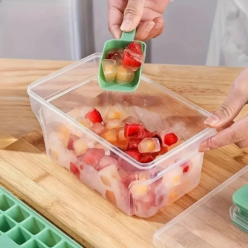 Ice Cube Tray with Lid & Bin – 68 Cubes, Easy Release Ice Cube Tray PLUSH