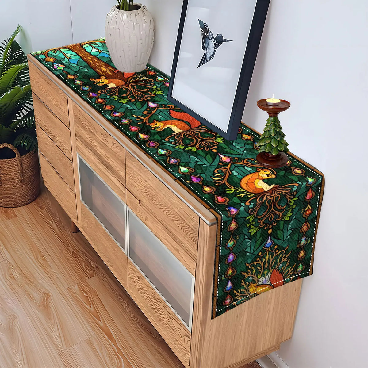 Squirrel Tree Print Table Runner | Pastoral Home Décor Table Runner PLUSH