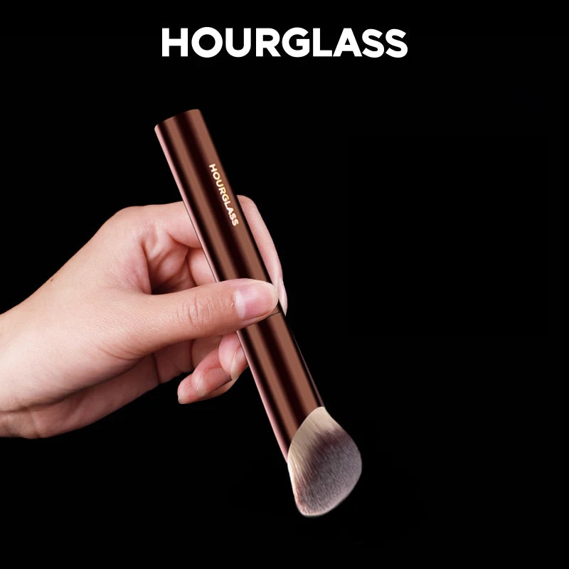 Hourglass No.21 Soft Glow Foundation Brush – Wool Fiber Foundation Makeup Brush PLUSH