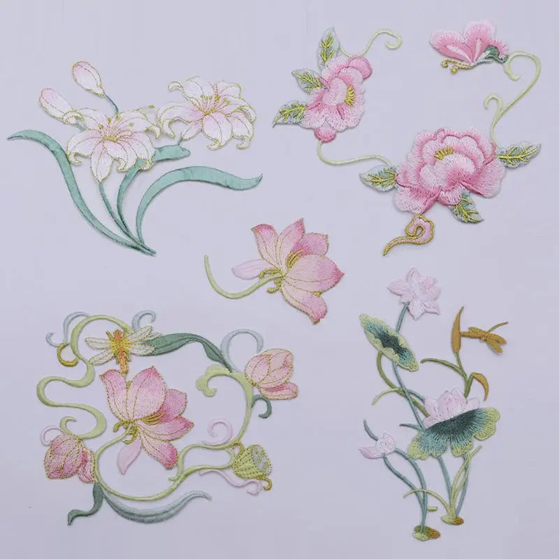Embroidered Flower Iron-On Patch – DIY Fabric Appliqué Embroidered Fabric Patch PLUSH